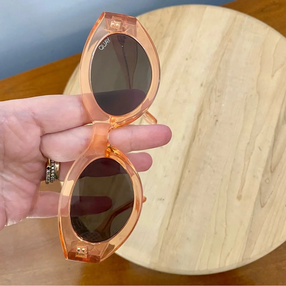 Quay Australia Real Me Sunglasses Geometric Pink Ombre Frame Black Lens 111 Lgth